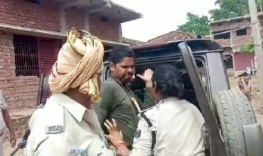 आरा : चालक सिपाही ने महिला जवान को सबके सामने गाल पर जड़ा थप्पड़, थानाध्यक्ष बोले- ग्रामीण समझ के चलाया हाथ...