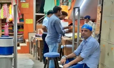JDU नेताओं के करीबी आरा के व्यवसायी के मॉल-दुकानों पर आयकर का छापा, टीम सुबह 10 बजे से खंगाल रही दस्तावेज...