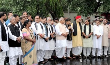 भाजपा सहित अन्य एनडीए घटक दलों ने भाजपा को सौंपा ज्ञापन ,राष्ट्रपति शासन लागू करने की मांग .. क्या है रणनीति ?