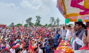 हमें चावल नहीं , बच्चों के लिए नौकरी चाहिए : मुकेश सहनी