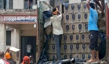 आरा : अनाज की आड़ में ट्रक से कर रहे थे शराब की तस्करी, 24 हजार बोतल जब्त...