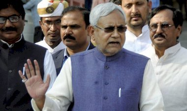 नीतीश कुमार कर रहे है सीएम आवास में मीटिंग , सीएम आवास  लोगों का उमड़ा भीड़ .. ले सकते है बढ़ा फैसला