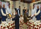 बेहतर कार्य के लिए मद्य निषेध पदक, मुख्यमंत्री के हाथों डीएम और एसपी हुए सम्मानित...