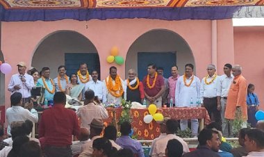 भोजपुर मे शारीरिक शिक्षक के  रिटायर्ड होने पर रो पड़ा विद्यालय, कहानी सुन आप भी हो जाएंगे भावुक...