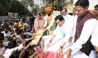 सामाजिक समरसता का सबसे बड़ा उदाहरण है छठ पूजा : आर के सिन्हा