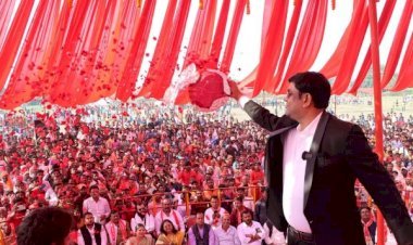मुकेश सहनी का हेलीकॉप्टर से दौरा शुरू, शिवहर व मोतिहारी में किया विशाल जनसभा को संबोधित...