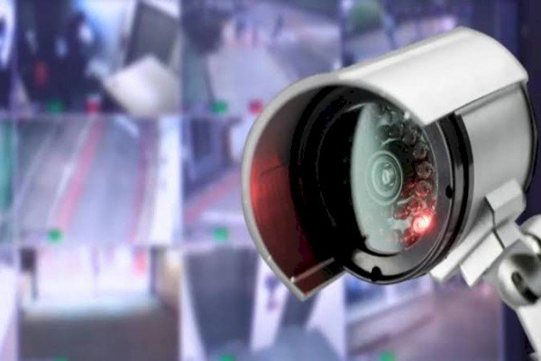 आरा : CCTV कैमरों पर अब चोरों की नजर, कैमरा चोरी करते युवक गिरफ्तार...