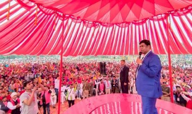 सहनी हेलीकॉप्टर से पहुंचे बेगूसराय, मुजफ्फरपुर, लोगों को किया संबोधित, संघर्ष का दिलाया संकल्प...