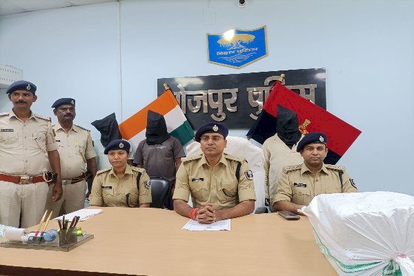 आरा : गांजा तस्करी में पिता-पुत्र गिरफ्तार, पुलिस ने 148 किलो गांजा किया बरामद...