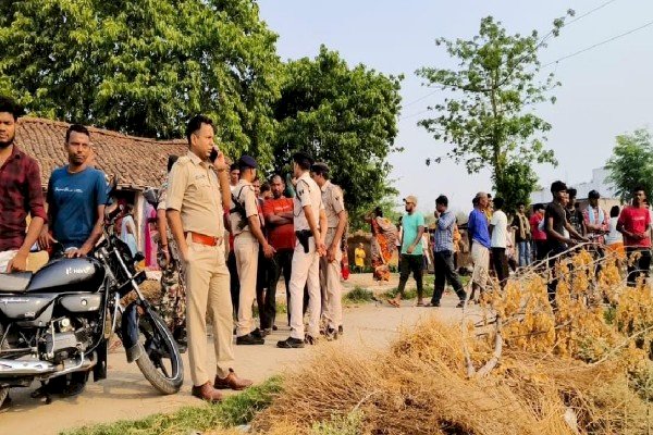 आरा : डीजे संचालक की हत्या पर बवाल, लोगों ने सड़क जाम कर किया हंगामा...