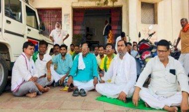 आरा में दारोगा से परेशान विधायक, थाने में देना पड़ा धरना...