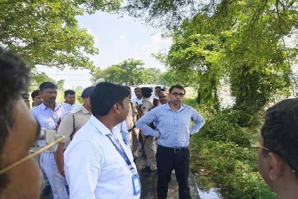 भोजपुर में गंगा का कहर, शाहपुर सहित कई प्रखंड बाढ़ से घिरे, जिलाधिकारी ने किया दौरा...