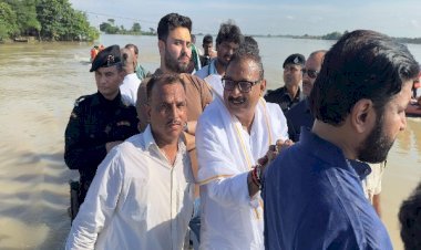 मंत्री अशोक चौधरी के द्वारा कुशेश्वरस्थान के बाढ़ प्रभावित क्षेत्रों का निरीक्षण एवं राहत कार्यों का जायजा लिया गया...