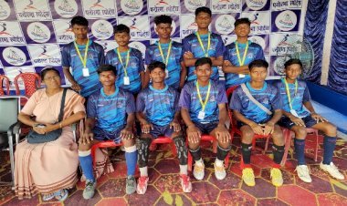 पनोरमा स्पोर्ट्स सीजन -7, छठे चरण के फुटबॉल अंडर -17 बालक वर्ग प्रतियोगिता के फाइनल मुकाबले मे सेंट पीटर्स हिंदी मिडियम स्कूल ने सेंट मोसेस स्कूल को ट्रायब्रेकर मे 5-4 से हराकर पनोरमा स्पोर्ट्स सीजन-7 के बालक वर्ग का खिताब पर अपना कब्जा किया...