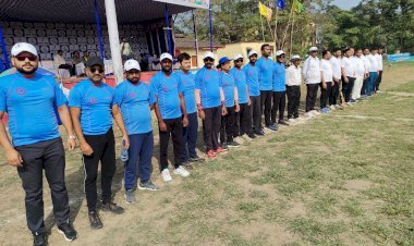 पनोरमा स्पोर्ट्स सीजन -7 के सातवें चरण के आमंत्रित क्रिकेट प्रतियोगिता के रोमांचक मुकाबले में आईरा एलवेन बिहार और ग्रीन पूर्णिया ने अपने - अपने प्री क्वाटर मैच जीत क्रिकेट प्रतियोगिता के क्वाटर फाइनल में बनाया स्थान।