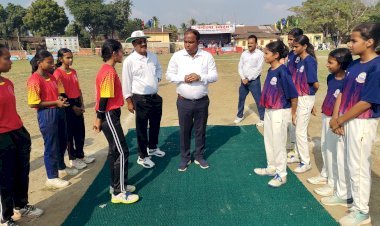 पनोरमा ग्रुप के चेयरमैन सह अध्यक्ष पनोरमा स्पोर्ट्स श्री संजीव मिश्रा ने इंडो -नेपाल की बालिका टीम ने डीएवी बालिका टीम पूर्णिया को हराया।