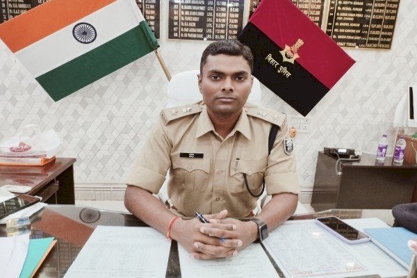 आरा : शराब के कारोबारियों को छोड़नेवाले पुलिसकर्मियों को एसपी ने किया निलंबित, थानाध्यक्ष सहित तीन निलंबित...