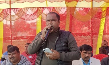 क्रिकेट का मैदान हो या राजनीति का अखाड़ा! पिच कोई भी हो ताबड़तोड़ बैटिंग चलती रहेगी।।