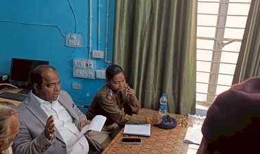 दुकानदारों से वीआईपी नेता संजीव मिश्रा ने मिलकर दिया न्याय का भरोसा