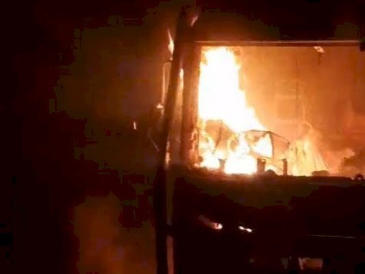 आरा : ट्रक में लगी आग, जिंदा जले ड्राइवर-खलासी...