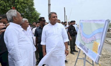 गंगा रिवर फ्रंट का निरीक्षण करने सीएम नीतीश कुमार पहुंचे बख्तियारपुर
