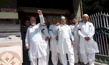 आज जुम्मा की नमाज़ के बाद एग्जीबिशन रोड स्थित अब्दुल Hai मस्जिद के बाहर मैं ईमाम गज़ाली और सभी