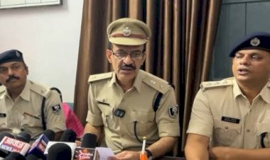 आरा : ट्रेन से युवती को फेंकने के मामले में दो गिरफ्तार, साइबर अपराध में इस्तेमाल होते थे मोबाइल...