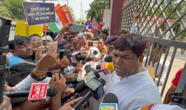 - समस्तीपुर पहुंचे वीआईपी प्रमुख मुकेश सहनी, सामूहिक दुष्कर्म पीड़ित को न्याय की मांग को लेकर सड़क पर उतरे