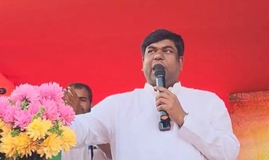 सिवान में वीआईपी के प्रमुख मुकेश सहनी ने दिखाए तेवर, कहा - गरीब को सम्मान मिले, यह मेरी लड़ाई