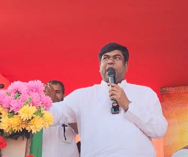सिवान में वीआईपी के प्रमुख मुकेश सहनी ने दिखाए तेवर, कहा - गरीब को सम्मान मिले, यह मेरी लड़ाई