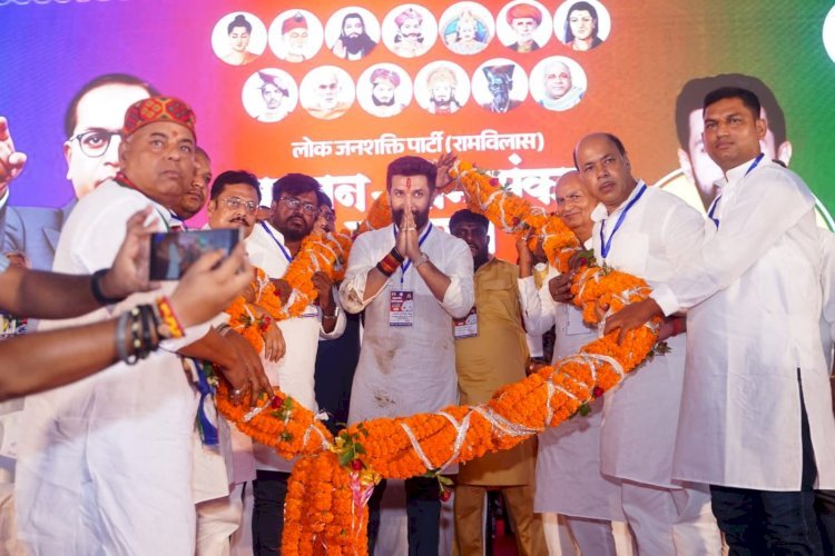 जब तक मै जिंदा है, संविधान को कोई खतरा नहीं : चिराग