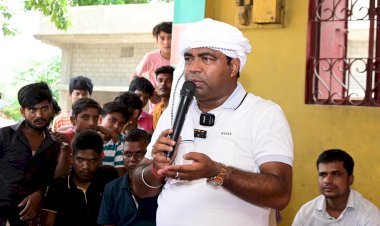 वीआईपी नेता संजीव मिश्रा का छातापुर के लालगंज तिलाठी पंचायत में जनसंपर्क अभियान