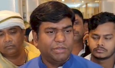 VIP के 6 प्रत्याशियों ने नामांकन का पर्चा भरा, VIP के अध्यक्ष संतोष सहनी गौरा बौराम से, उमेश सहनी दरभंगा से चुनावी मैदान में उतरे...