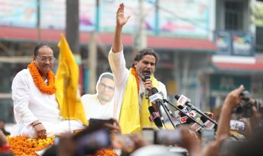 जन सुराज के सूत्रधार प्रशांत किशोर का राजगीर, हिलसा, नालंदा, बिहारशरीफ और अस्थावां विधानसभाओं में भव्य रोड शो, फूल-मालाओं और जेसीबी से पुष्पवर्षा कर हुआ स्वागत...