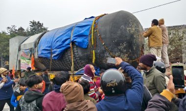 बिहार के इस जिले में पहुंचा दुनिया का सबसे बड़ा शिवलिंग, 96 चक्का ट्रक पर किया गया लोड, जानिए खासियत