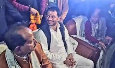 विजय सिन्हा के घर तेजप्रताप यादव की एंट्री: दही-चूड़ा भोज में रामकृपाल और मांझी के बेटे ने दिया NDA का प्रस्ताव