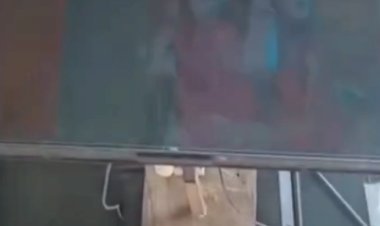 रेलवे स्टेशन की स्क्रीन पर अचानक चला भोजपुरी गाना, प्रशासन की लापरवाही उजागर